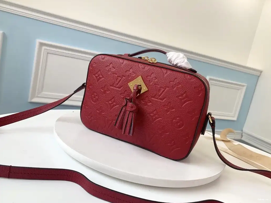 SAINTONGE LOUIS VUITTON 0608